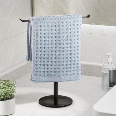 T-shaped towel/hairband rack